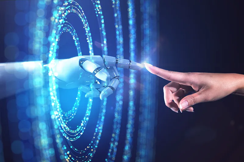 机器人不再“冷冰冰”:通信技术如何赋予A