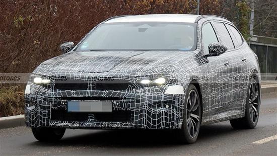 新款宝马5系旅行版路试谍照曝光，外观内饰全面升级(图2)