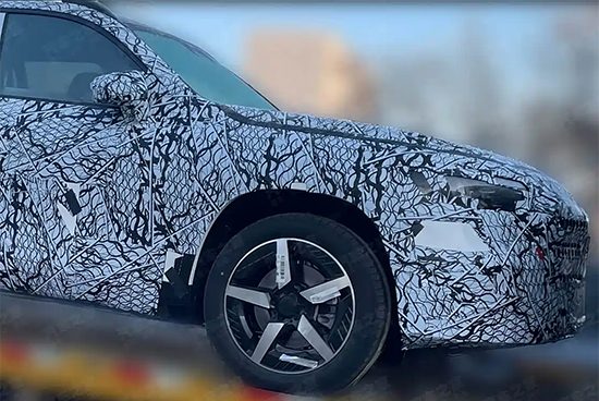 全新奔驰GLB国内谍照曝光，基于MMA平台打造，有望推出双动力版本(图2)