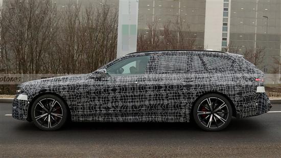 新款宝马5系旅行版路试谍照曝光，外观内饰全面升级(图6)