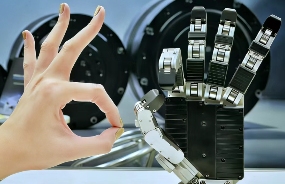 人形机器人核心零部件解决方案亮相，覆盖灵巧手关节与电池