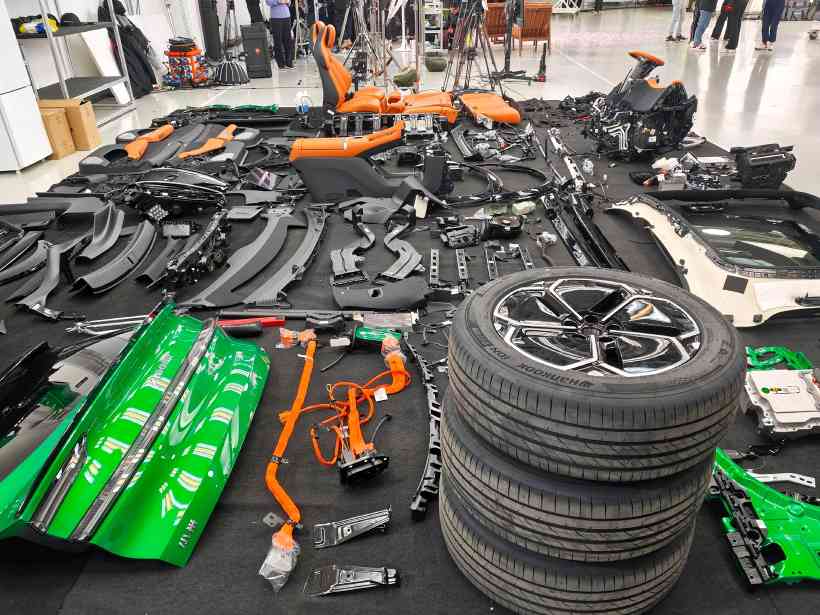 小米汽车信任危机与重建之路，雷军如何应对行业挑战(图1)