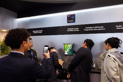 智能座舱与绿色出行技术亮相，车载显示与AI融合新突破(图3)