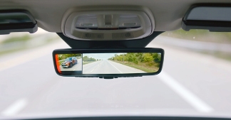 新一代全显示后视镜发布，动态视图辅助提升驾驶安全(图1)