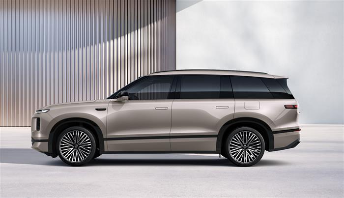 德系满级旗舰SUV亮相，增程3.0时代如何定义全能驾乘体验(图3)