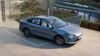 210KM超长续航插混家轿上市，高性价比与智能驾控新选择(图4)