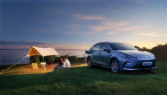 210KM超长续航插混家轿上市，高性价比与智能驾控新选择(图3)